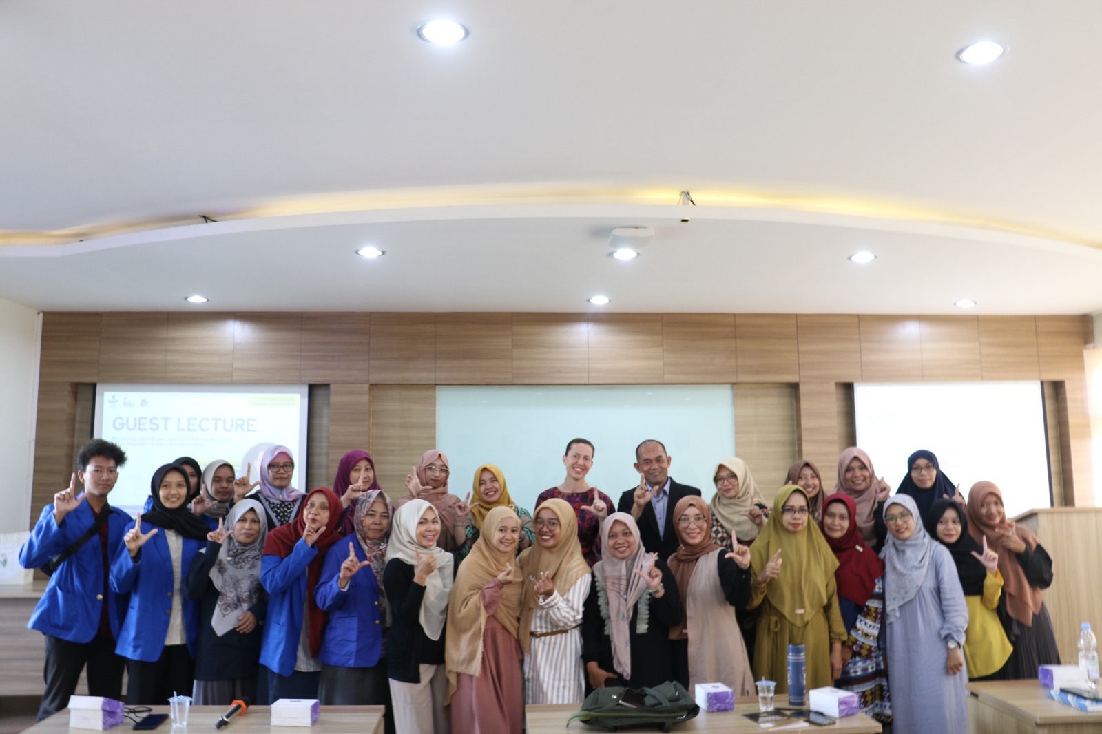 BKUI UMP Gelar Guest Lecture Bersama Asst. Prof. Mariya Marinova dari Universitas Sofia Bulgaria