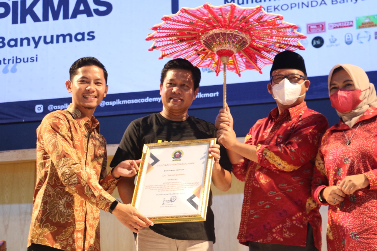 UMP Rumah UMKM, Dr Jebul Suroso Dinobatkan Rektor Inspiratif Paling Peduli UMKM