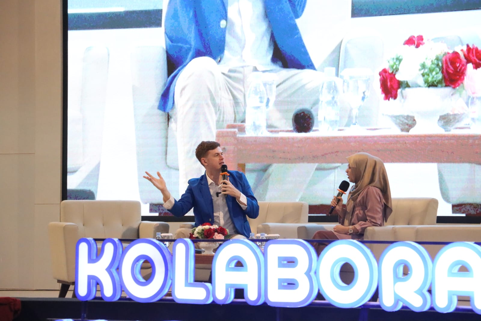 Di ELUTION 2023, �Londo Kampung� Berbagi Pengalaman dan Motivasi Ribuan Mahasiswa UMP