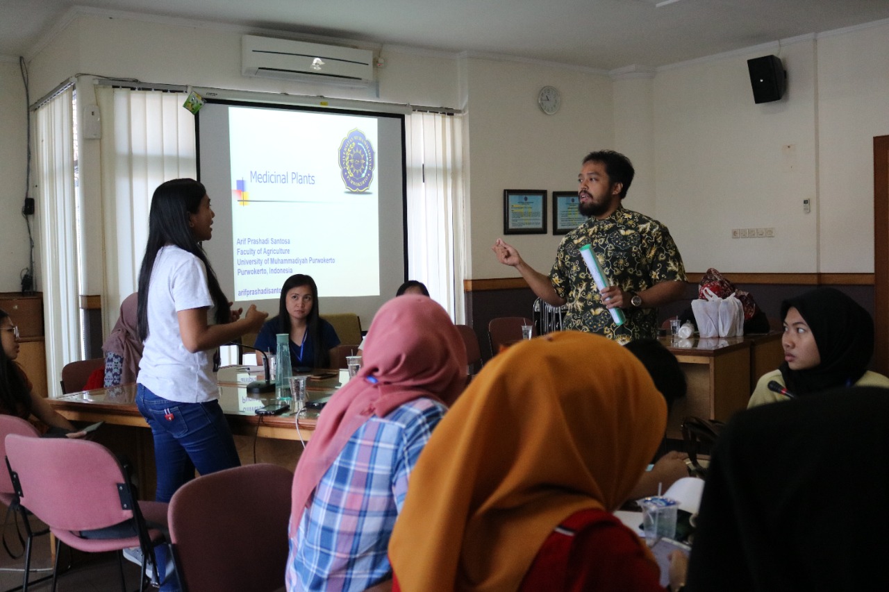 Mahasiswa Berasal dari 13 Negara, Diterima di Kelas Internasional UMP