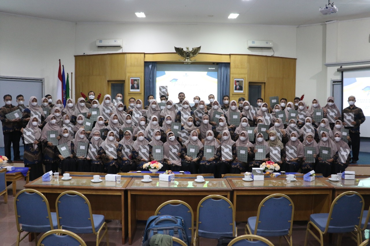 UMP Lepas Mahasiswa Program Pendidikan Kemuhammadiyahan