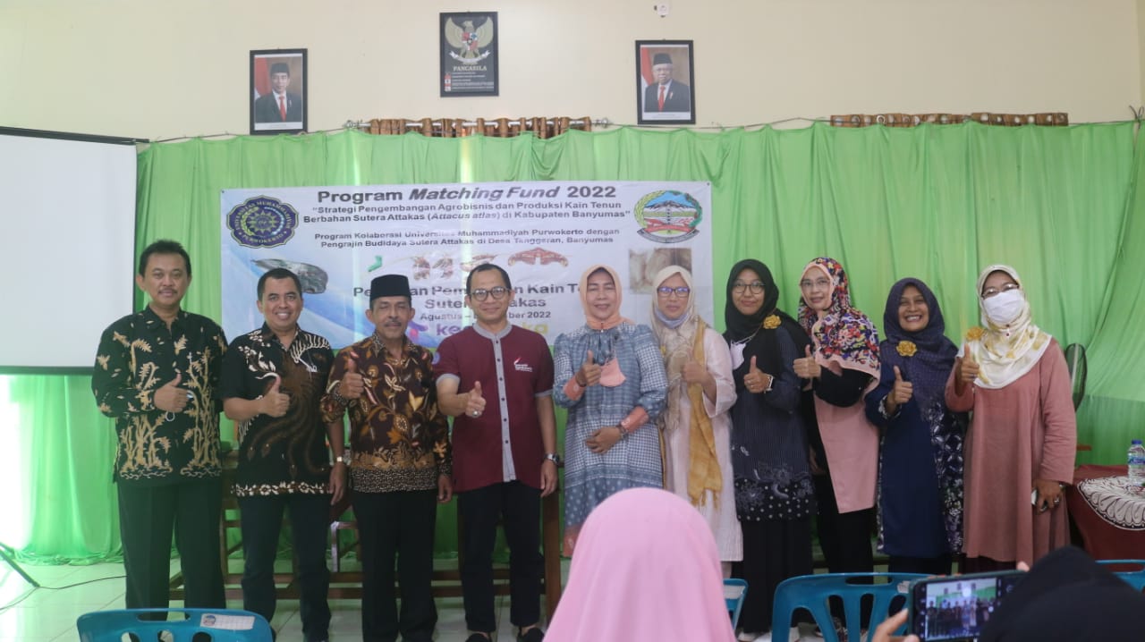 Dosen UMP Kembangkan Produksi Kain Tenun Sutra